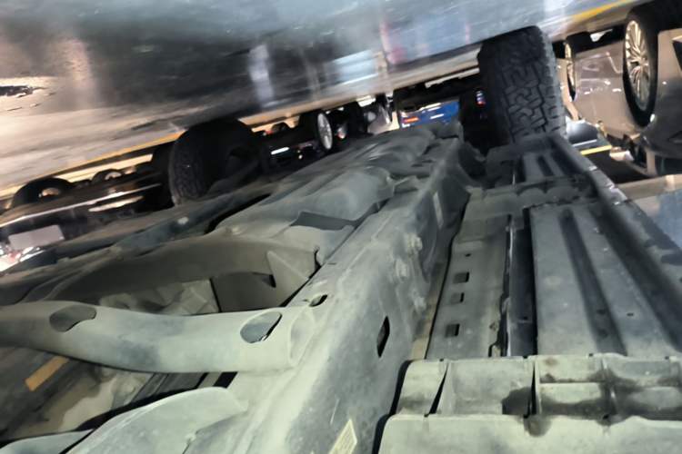 Used Jeep Wrangler 2021 2.0T Sahara Four-Door Edition Right Side Sill