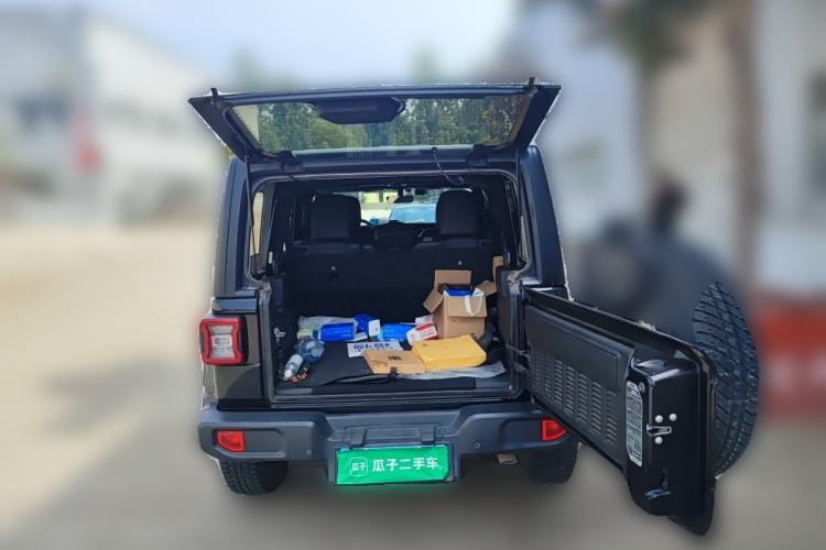 Used Jeep Wrangler 2021 2.0T Sahara Four-Door Edition Trunk