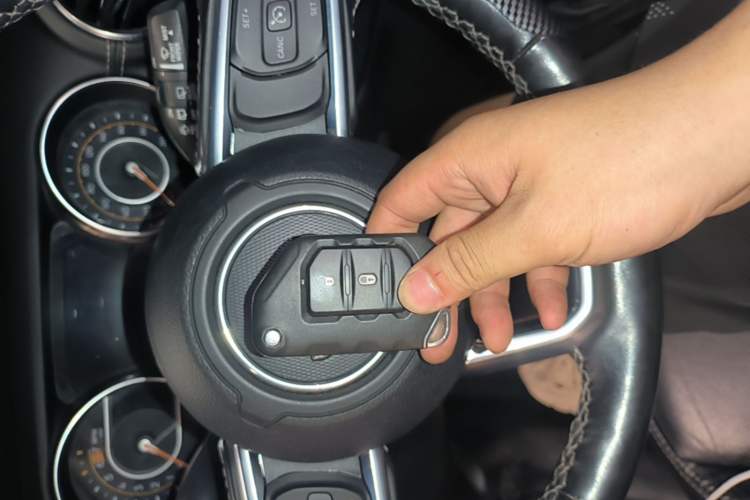 Used Jeep Wrangler 2021 2.0T Sahara Four-Door Edition Vehicle Key
