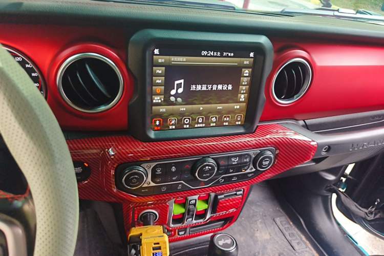 Used Jeep Wrangler 2021 2.0T Robin Hood Four-Door Edition Audio And AC Panel