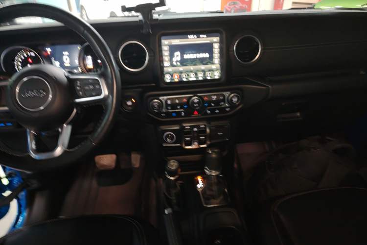 Used Jeep Wrangler 2021 2.0T Sahara Four-Door Edition Audio And AC Panel