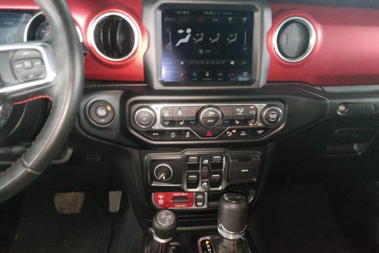 Used Jeep Wrangler 2021 2.0T Robin Hood Four-Door Edition Audio And AC Panel