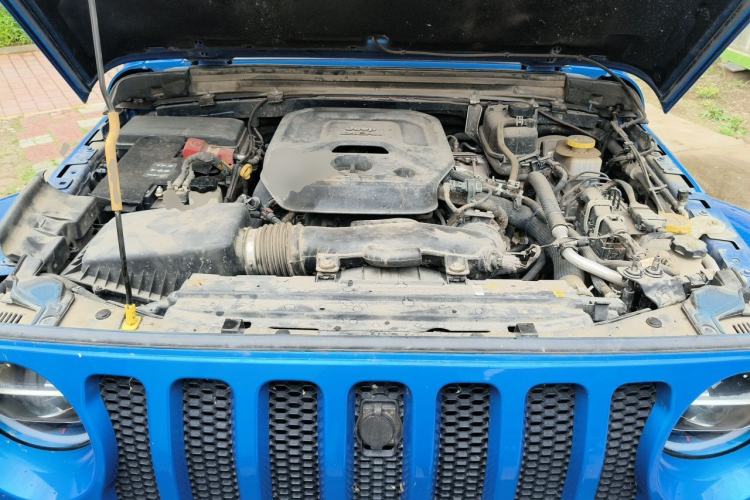 Used Jeep Wrangler 2021 2.0T Sahara Four-Door Edition Engine Bay