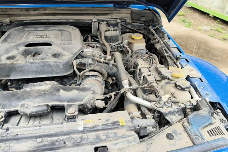 Used Jeep Wrangler 2021 2.0T Sahara Four-Door Edition Engine Bay Left