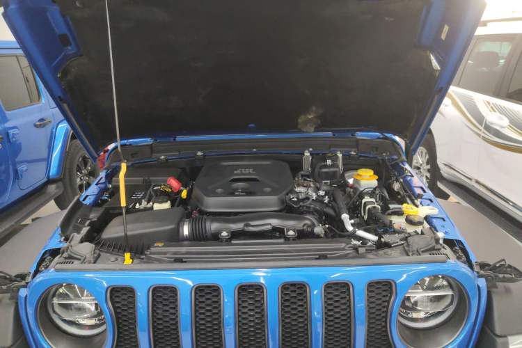 Used Jeep Wrangler 2021 2.0T Robin Hood Four-Door Edition Engine Bay