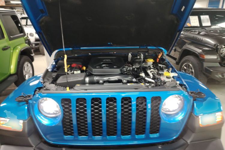 Used Jeep Wrangler 2021 2.0T Sahara Four-Door Edition Engine Bay