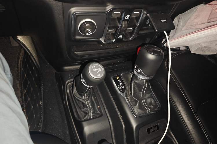 Used Jeep Wrangler 2021 2.0T 80th Anniversary Edition Gear Lever
