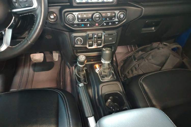 Used Jeep Wrangler 2021 2.0T Sahara Four-Door Edition Gear Lever