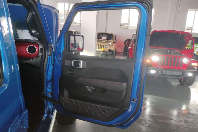 Used Jeep Wrangler 2021 2.0T Robin Hood Four-Door Edition Interior 2