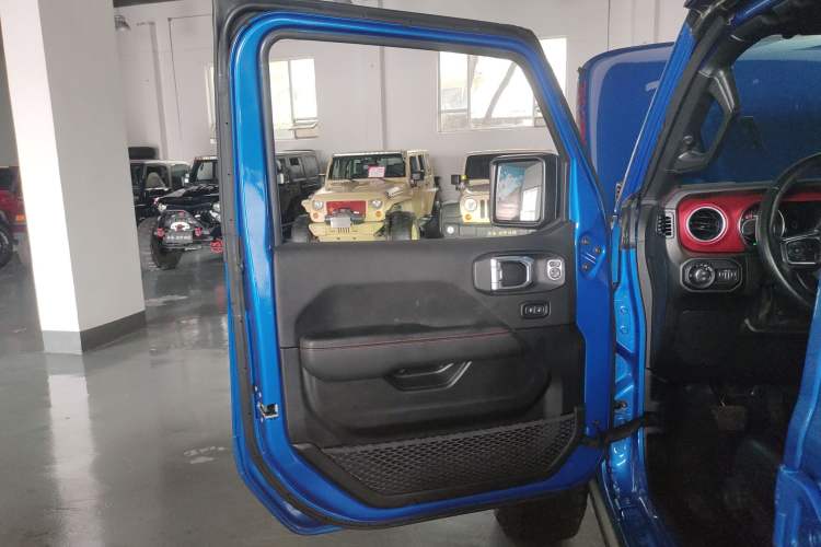 Used Jeep Wrangler 2021 2.0T Robin Hood Four-Door Edition Interior 4