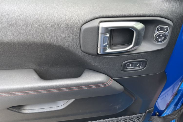 Used Jeep Wrangler 2021 2.0T Robin Hood Four-Door Edition Interior 8