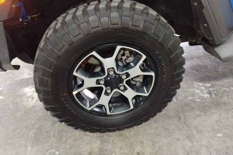 Used Jeep Wrangler 2021 2.0T Robin Hood Four-Door Edition Left Front Wheel Hub
