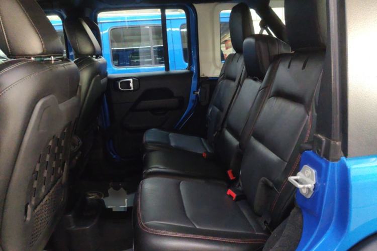 Used Jeep Wrangler 2021 2.0T Robin Hood Four-Door Edition Left Rear Seat
