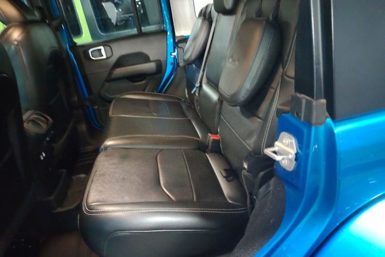 Used Jeep Wrangler 2021 2.0T Sahara Four-Door Edition Left Rear Seat