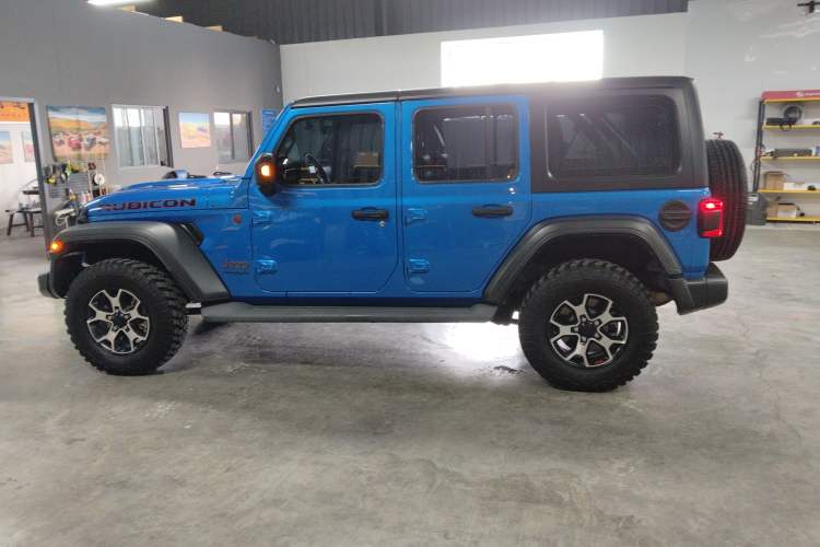 Used Jeep Wrangler 2021 2.0T Robin Hood Four-Door Edition Left Side
