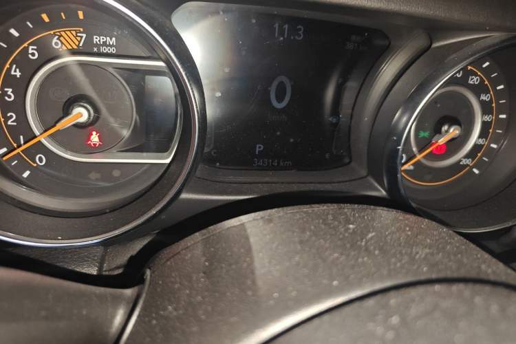 Used Jeep Wrangler 2021 2.0T 80th Anniversary Edition Odometer Close Up