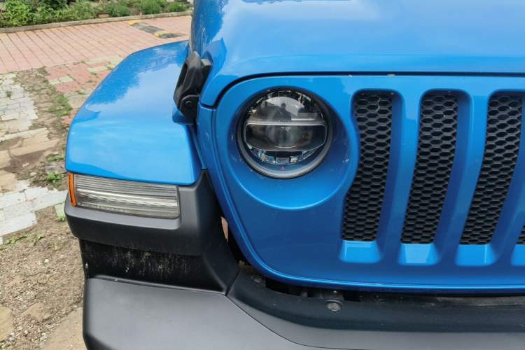 Used Jeep Wrangler 2021 2.0T Sahara Four-Door Edition Right Front Headlight
