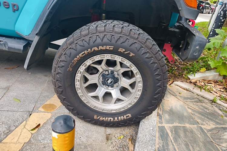 Used Jeep Wrangler 2021 2.0T Robin Hood Four-Door Edition Right Front Wheel Hub