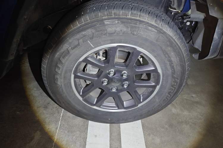 Used Jeep Wrangler 2021 2.0T 80th Anniversary Edition Right Front Wheel Hub