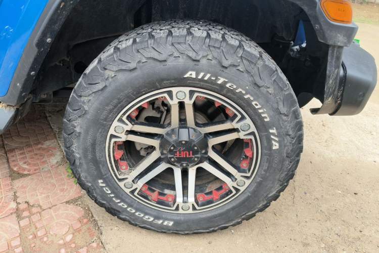 Used Jeep Wrangler 2021 2.0T Sahara Four-Door Edition Right Front Wheel Hub