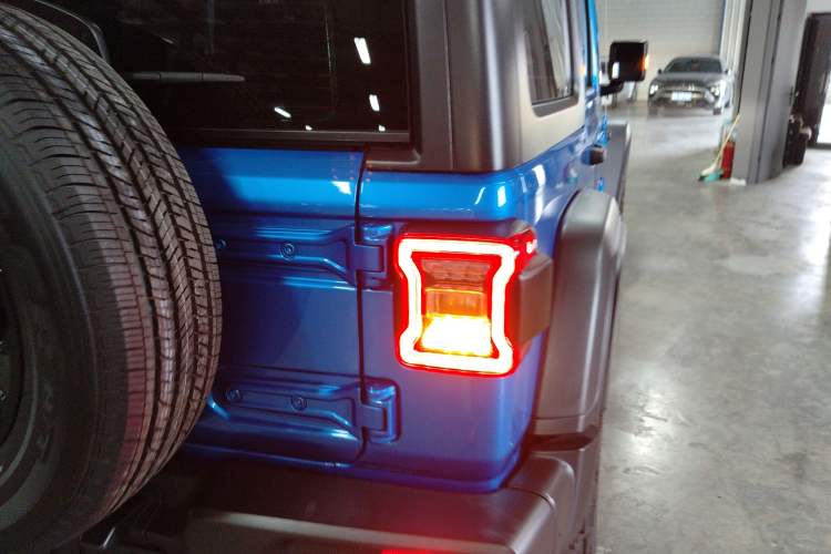Used Jeep Wrangler 2021 2.0T Robin Hood Four-Door Edition Right Rear Taillight