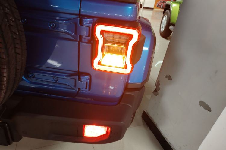 Used Jeep Wrangler 2021 2.0T Sahara Four-Door Edition Right Rear Taillight