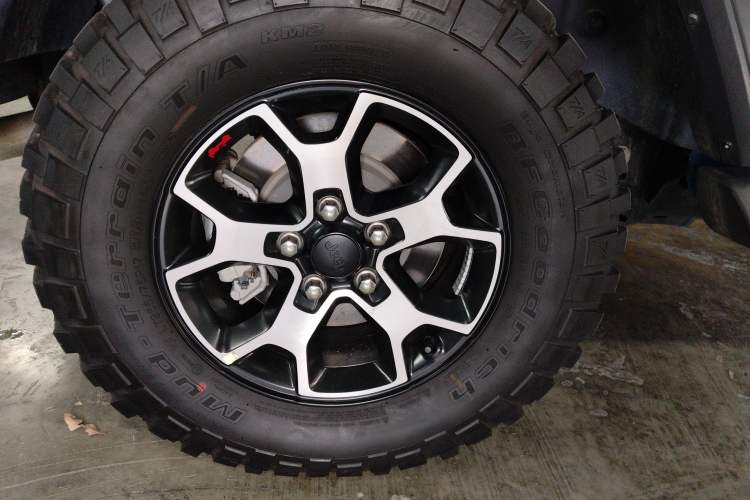 Used Jeep Wrangler 2021 2.0T Robin Hood Four-Door Edition Right Rear Wheel Hub