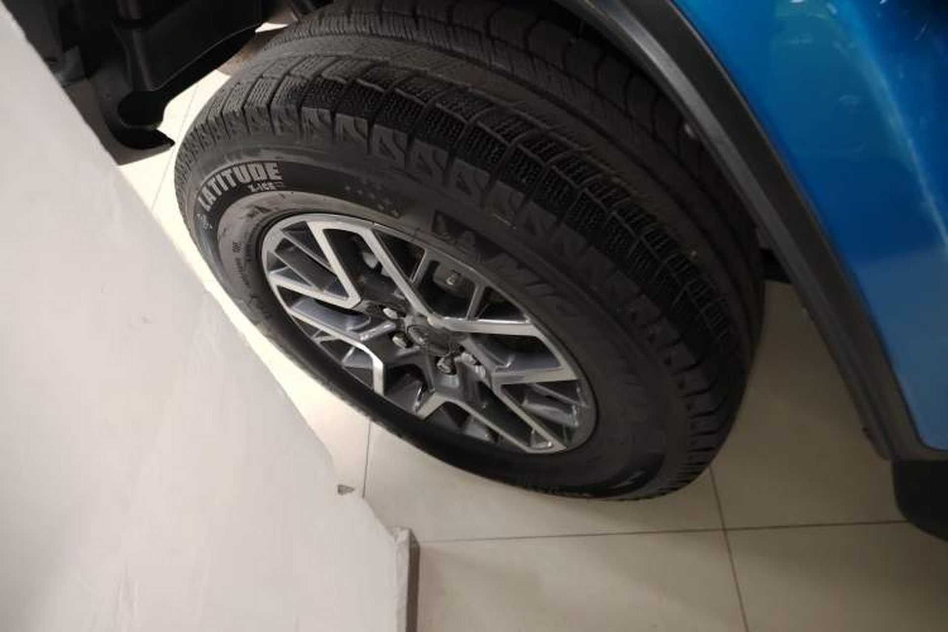Used Jeep Wrangler 2021 2.0T Sahara Four-Door Edition Right Rear Wheel Hub