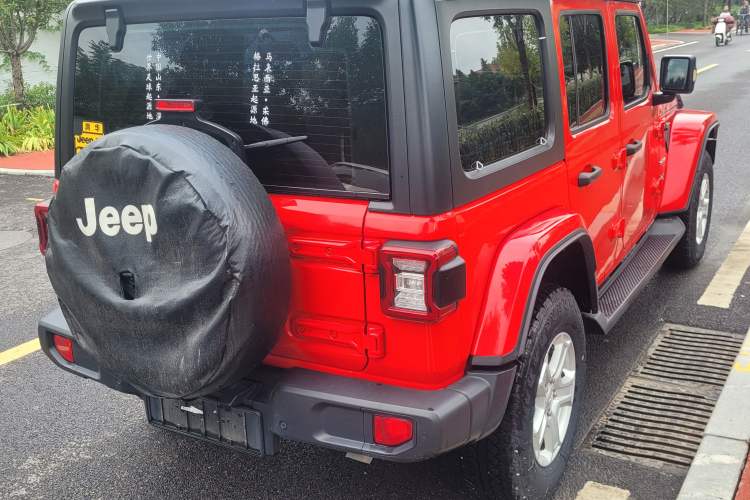 Used Jeep Wrangler 2021 2.0T Sahara Four-Door Edition Exterior 3