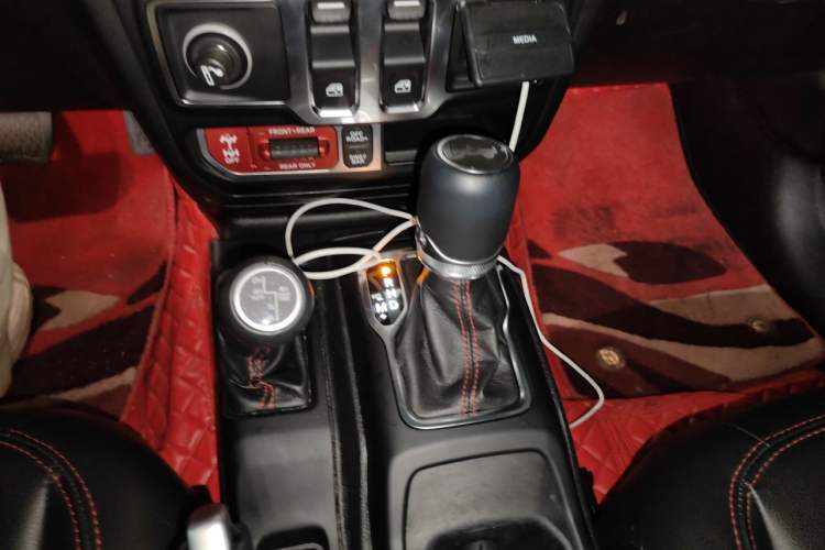 Used Jeep Wrangler 2021 2.0T Robin Hood two-door version Gear Lever