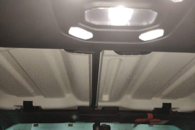 Used Jeep Wrangler 2021 2.0T Robin Hood two-door version Headliner