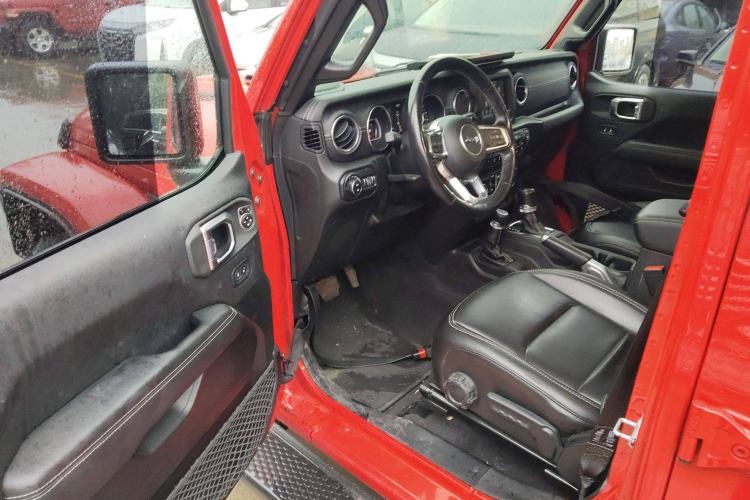 Used Jeep Wrangler 2021 2.0T Sahara Four-Door Edition Interior 3