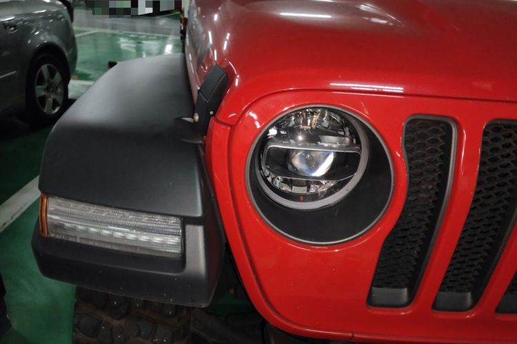 Used Jeep Wrangler 2021 2.0T Robin Hood two-door version Right Front Headlight