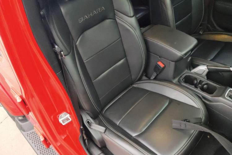 Used Jeep Wrangler 2021 2.0T Sahara Four-Door Edition Right Front Seat