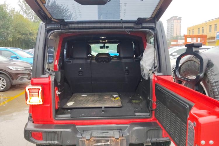 Used Jeep Wrangler 2021 2.0T Sahara Four-Door Edition Trunk
