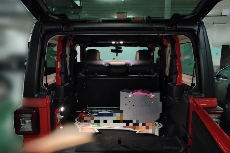 Used Jeep Wrangler 2021 2.0T Robin Hood two-door version Trunk