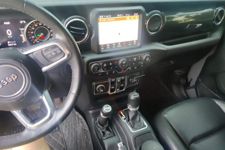 Used Jeep Wrangler 2021 2.0T Sahara Four-Door Edition Audio And AC Panel