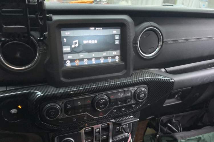 Used Jeep Wrangler 2021 2.0T Sahara Four-Door Edition Audio And AC Panel