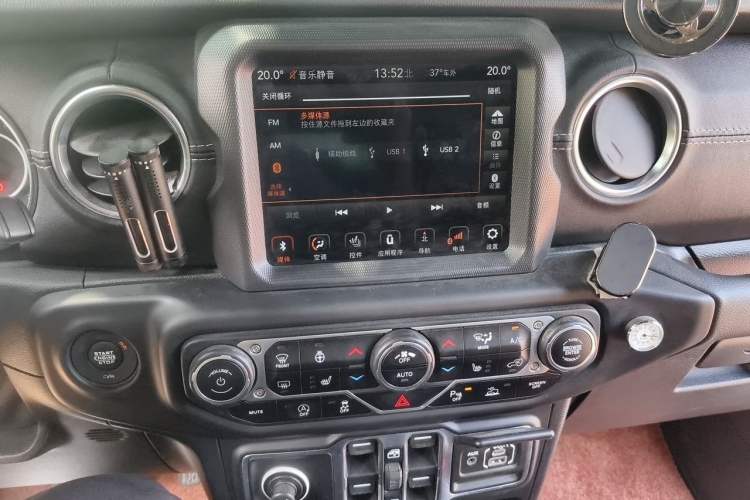 Used Jeep Wrangler 2021 2.0T 80th Anniversary Edition Audio And AC Panel
