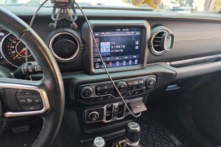 Used Jeep Wrangler 2021 2.0T Sahara Four-Door Edition Audio And AC Panel