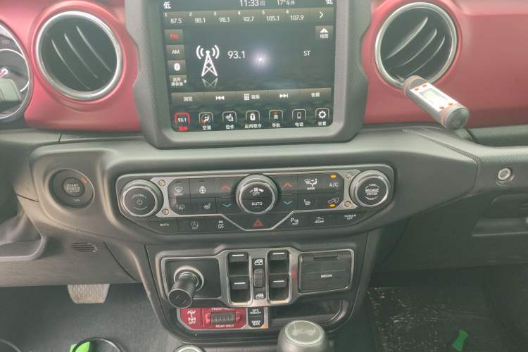 Used Jeep Wrangler 2021 2.0T Robin Hood Four-Door Edition Audio And AC Panel