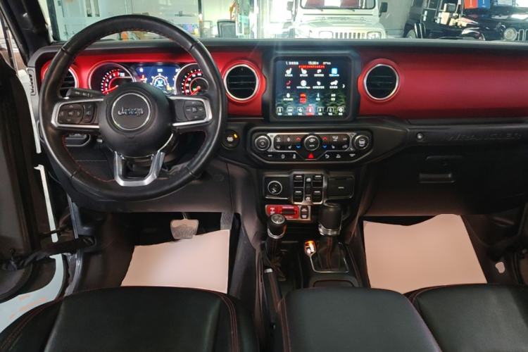 Used Jeep Wrangler 2021 2.0T Robin Hood Four-Door Edition Center Console