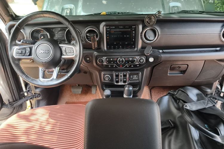 Used Jeep Wrangler 2021 2.0T 80th Anniversary Edition Center Console