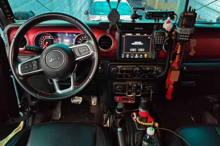 Used Jeep Wrangler 2021 2.0T Robin Hood Four-Door Edition Center Console