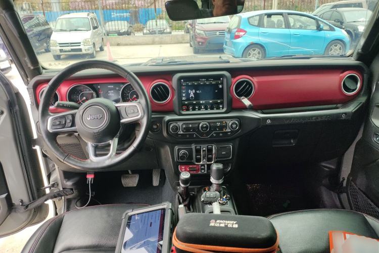 Used Jeep Wrangler 2021 2.0T Robin Hood Four-Door Edition Center Console