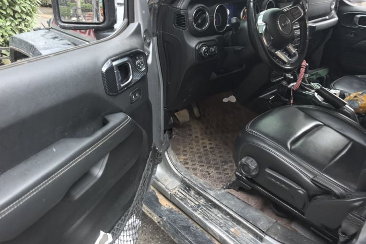 Used Jeep Wrangler 2021 2.0T Sahara Four-Door Edition Driver Seat