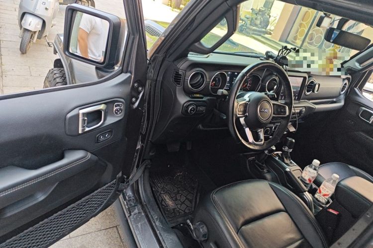 Used Jeep Wrangler 2021 2.0T Sahara Four-Door Edition Driver Seat