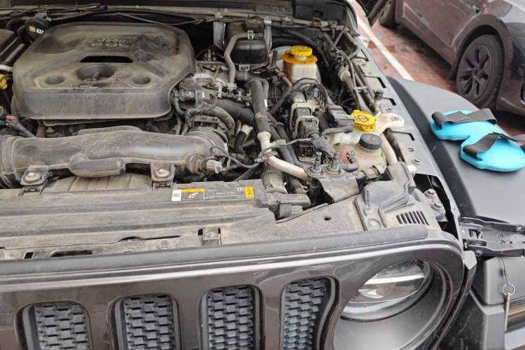 Used Jeep Wrangler 2021 2.0T Robin Hood Four-Door Edition Engine Bay Left