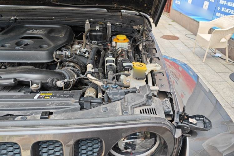 Used Jeep Wrangler 2021 2.0T Sahara Four-Door Edition Engine Bay Left