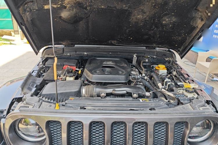 Used Jeep Wrangler 2021 2.0T Sahara Four-Door Edition Engine Bay
